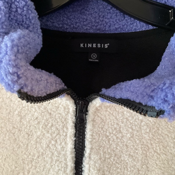 NWT-Women’s Kensis 1/4 zip sweatshirt - Picture 2 of 4